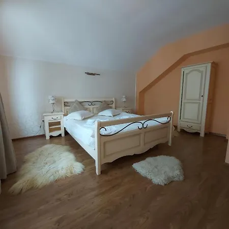 Piscul Ursului Villa